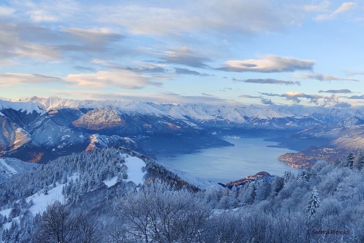 Monte San Primo: panorama lungo la salita