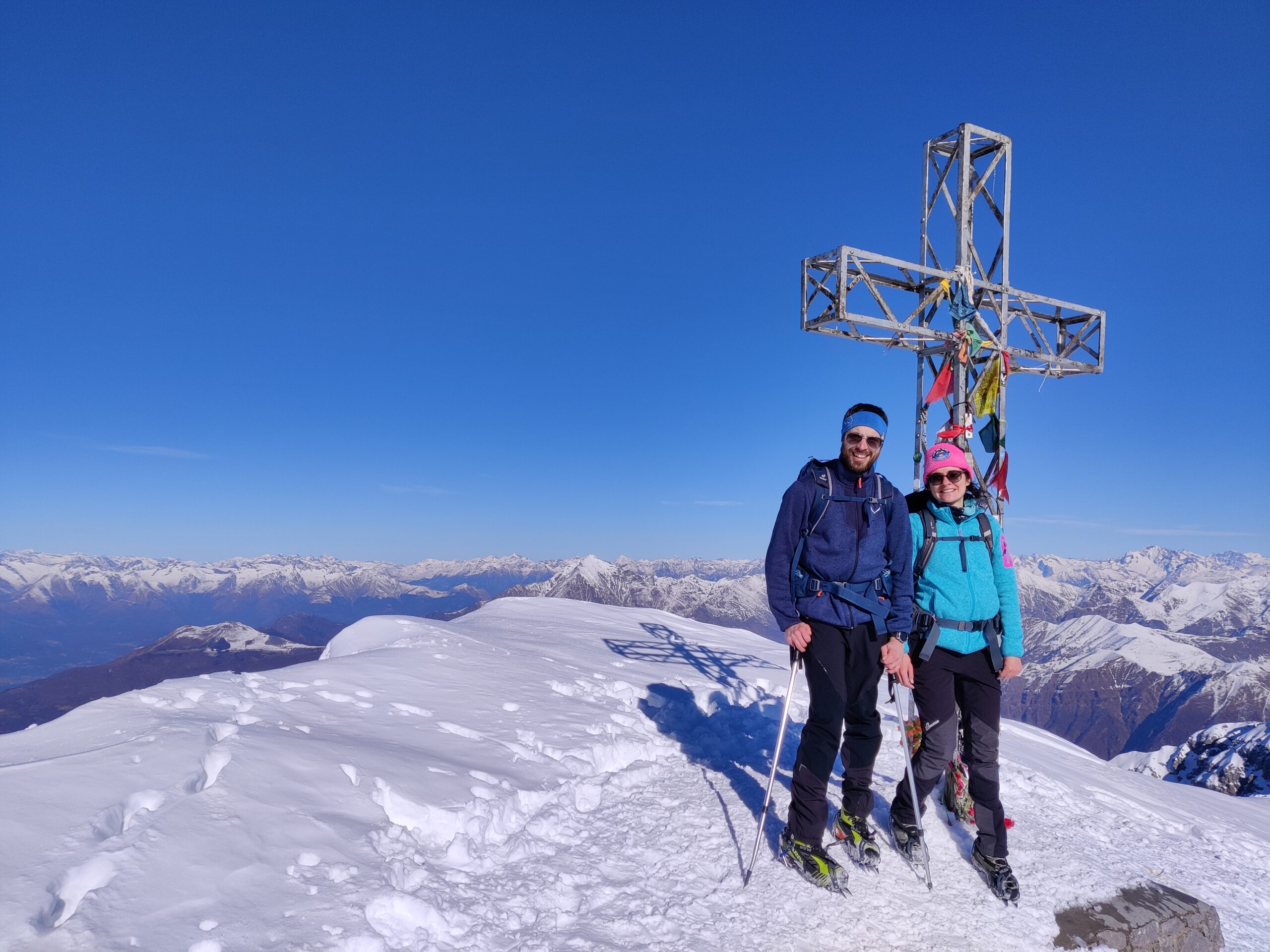 Croce di vetta in inverno